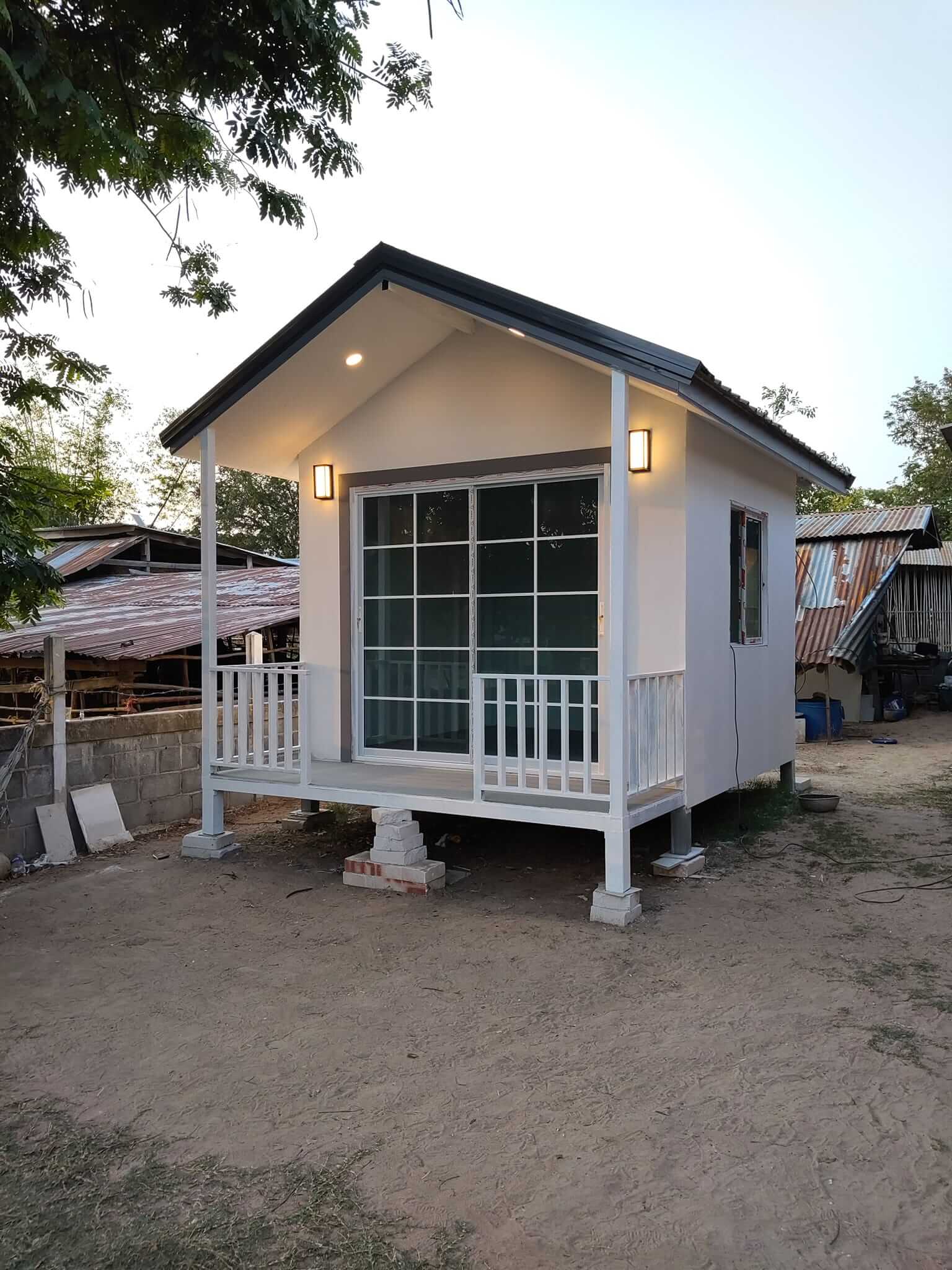 รูปสร้างบ้านน็อคดาวน์ ในเกาะสมุย