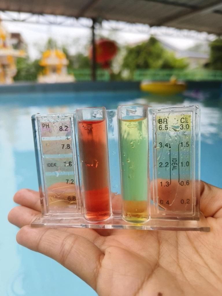 Swimming pools and water features are common in Koh Samui