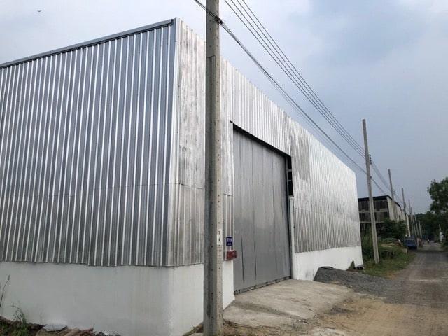 Modern warehouse facility for rent in Koh Samui, Secure storage space rental in Koh Samui, Professional warehouse interior Koh Samui, Loading dock facility warehouse rental Samui