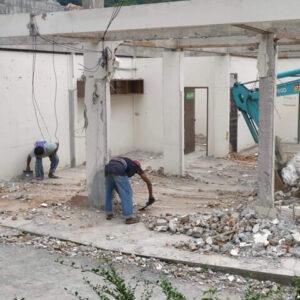 Professional demolition team removing roof in Koh Samui, Safe building demolition services in Koh Samui, Before and after demolition project in Koh Samui
