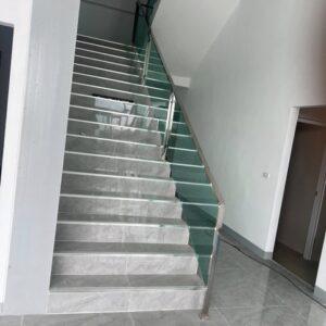 ช่างติดตั้งราวบันไดแสตนเลสคุณภาพสูงในเกาะสมุย - สมุยโฮมเซอร์วิส