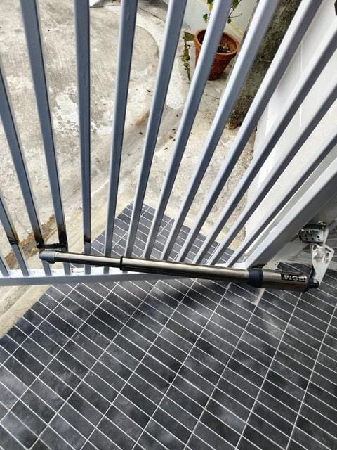 ประตูรั้วรีโมท บานสวิงที่ติดตั้งสำเร็จในเกาะสมุย