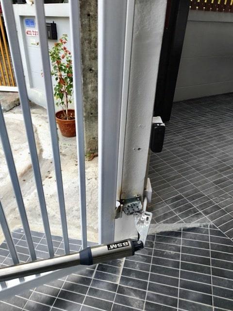 ช่างมืออาชีพติดตั้งประตูรั้วรีโมท บานสวิงในเกาะสมุย