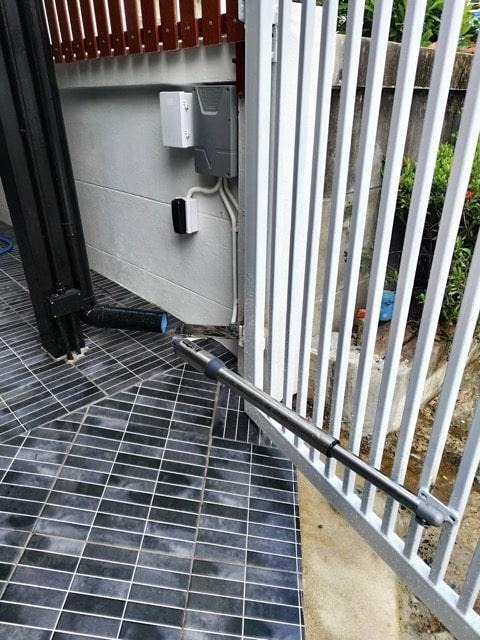 ติดตั้งประตูรั้วรีโมท บานสวิง ในเกาะสมุย โดยสมุยโฮมเซอร์วิส